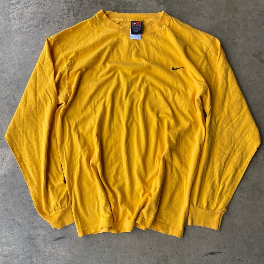 Vintage y2k Nike Team long sleeve crewneck shirt small swoosh logo.